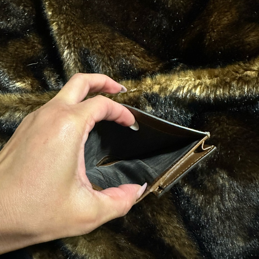 Gucci Heart Compact Wallet - Picture 7 of 8
